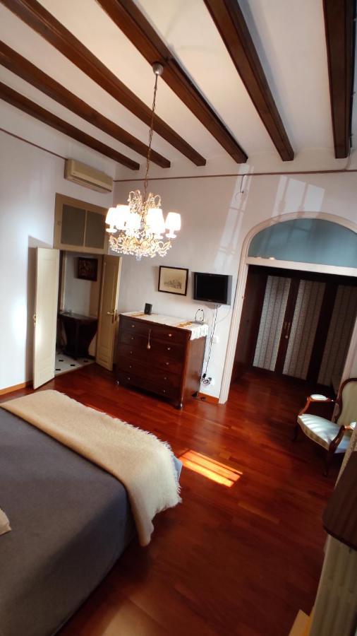 Casa Mo Appartement Sabadell Buitenkant foto